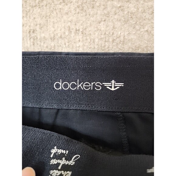 Dockers Truly Slimming Khaki Pants Womens 12 Black Sure Fit Stretch Trouser NEW - Picture 7 of 10